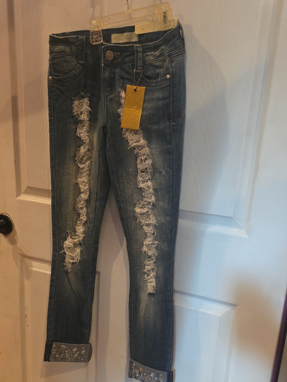 Nee VintagAlmost Famous Distressed Dark Blue Skinny Jeans with Embellished Cuffs